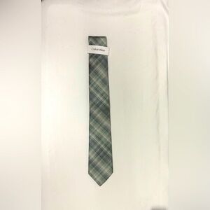 Calvin Klein Bella Green Plaid Tie NWT • Free Shipping